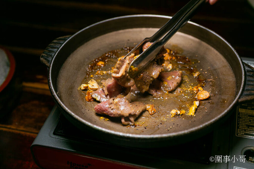 台北萬華美食-三十三間堂，在地最老字號的日式無菜單料理，食材新鮮料理手法細緻，餐點美味絕對值得一訪！啊對了老闆娘很熱情好相處喔～ @圍事小哥的幸福相框