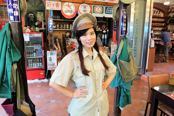 鹿港童年往事之懷舊柑仔店：【彰化鹿港景點)】童年往事莊園民宿~50-60年代復古餐廳，懷舊莊園民宿 回味童趣，滿滿兒時回憶