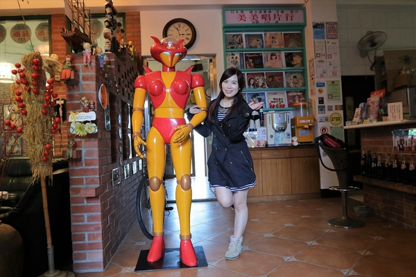 鹿港童年往事之懷舊柑仔店：【彰化鹿港景點)】童年往事莊園民宿~50-60年代復古餐廳，懷舊莊園民宿 回味童趣，滿滿兒時回憶