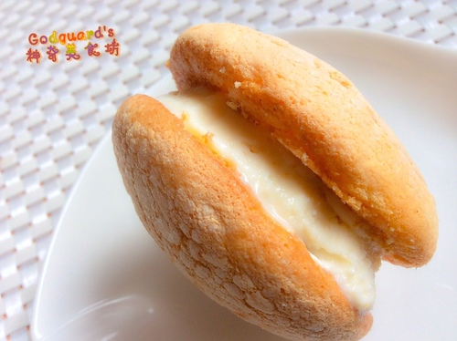 (體驗)[宅配] 酒味不明顯、倒是栗子酥很喜歡<3 金格中秋 月餅調酒禮盒