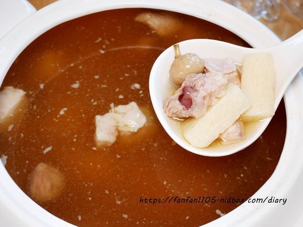 【台北景點】陽明山菁山遊憩區 #溫泉小木屋 #雲起軒 #母親節桌菜 #下午茶 #景觀餐廳 #台北住宿 (45).JPG