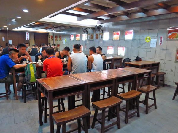 【台北美食】玉林雞腿大王-隱身在西門町的70年老店