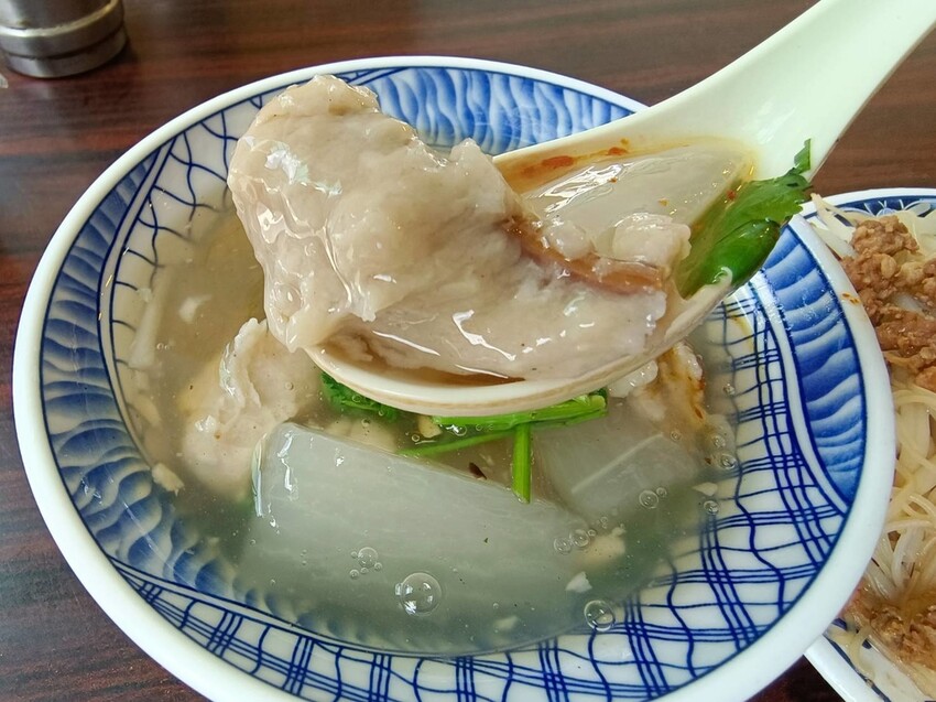 【台北.萬華】中式早餐正老牌魷魚平飄香一甲子。魷魚羹+炒米粉濃厚的古早味
