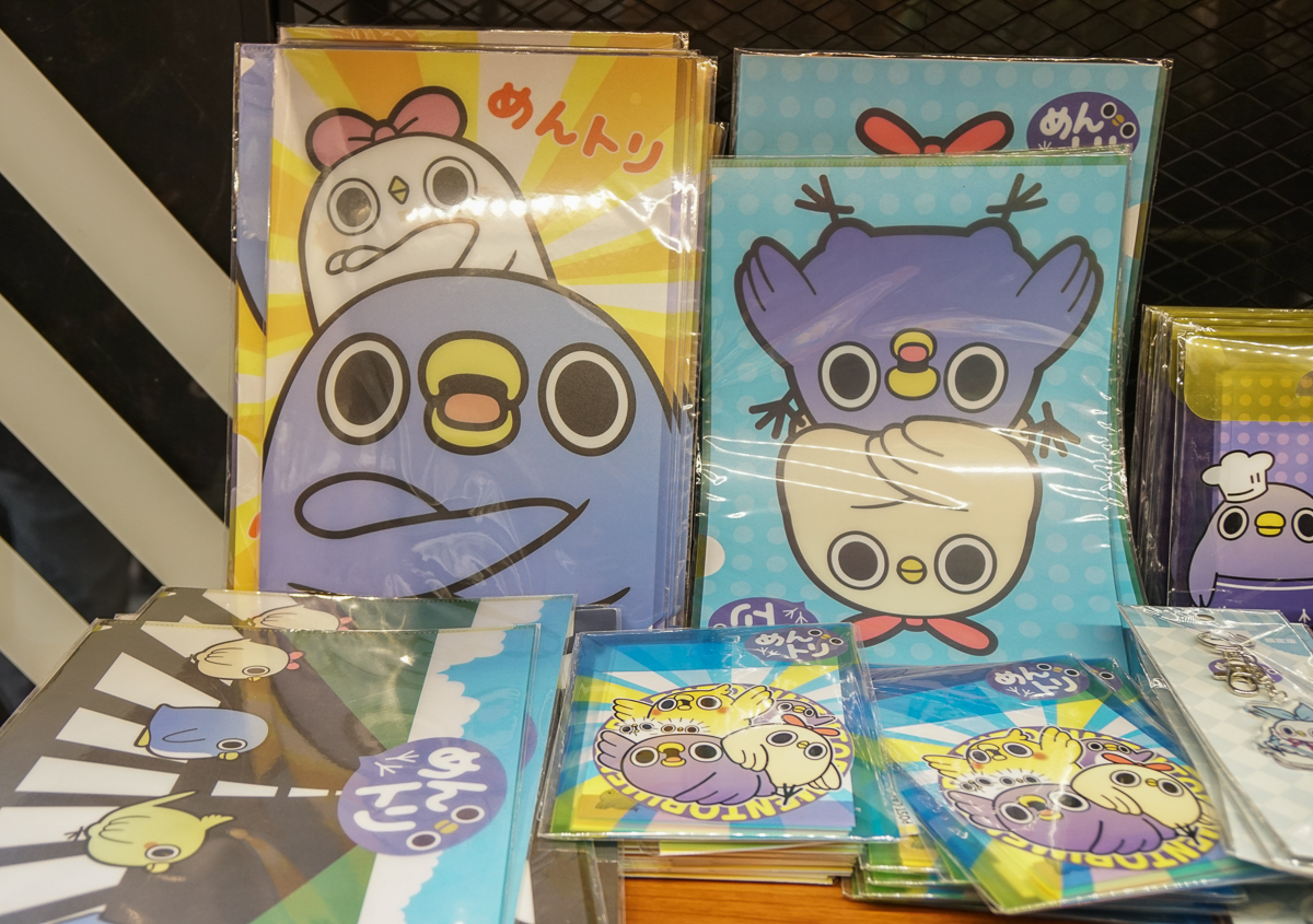 懶得鳥你x賤萌熊聯名快閃店-華山文創園區限定展出!IG必拍~人人搶戴的賤萌熊頭套 - 美食好芃友