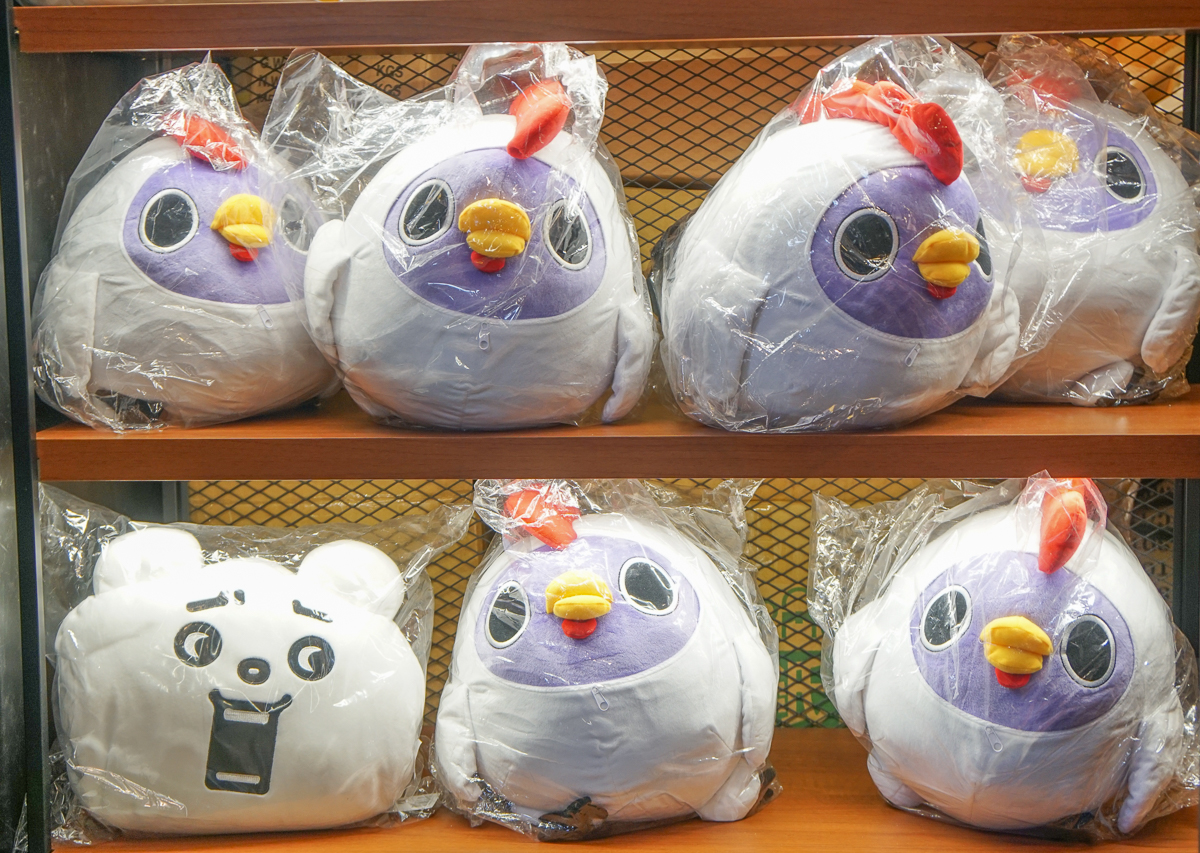 懶得鳥你x賤萌熊聯名快閃店-華山文創園區限定展出!IG必拍~人人搶戴的賤萌熊頭套 - 美食好芃友