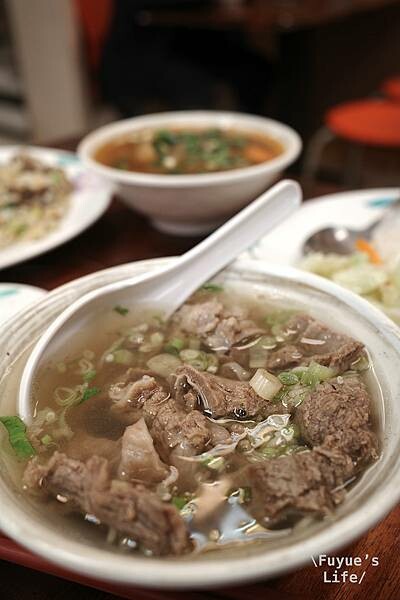 |台北內湖‧台式| 油香好吃的牛肉蛋炒飯《通化老師傅牛雜湯/