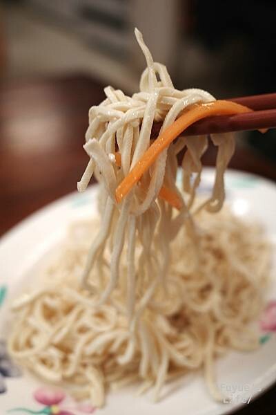 |台北內湖‧台式| 油香好吃的牛肉蛋炒飯《通化老師傅牛雜湯/