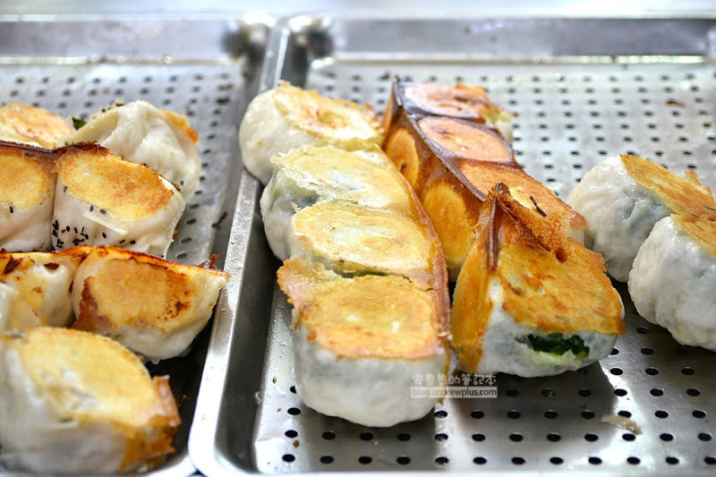 內湖黃家班脆皮水煎包-內湖科學園區13年水煎包老店,人氣排隊銅板美食