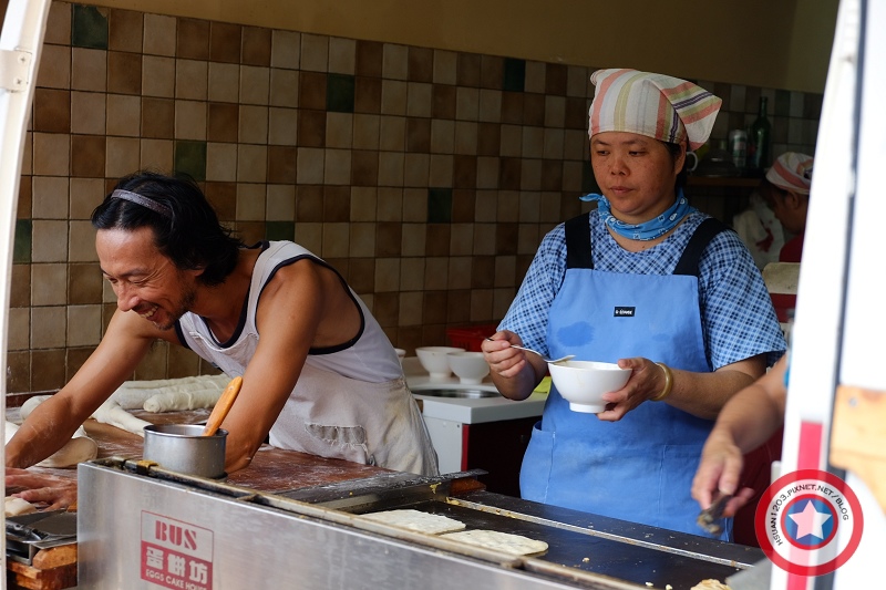 台北內湖。巴士蛋餅