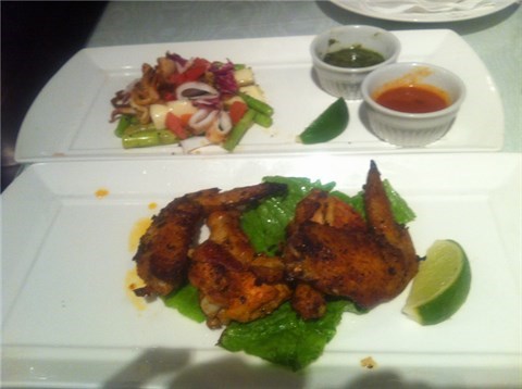 香酥辣味透抽.辣味烤雞翅 - 內湖區的義式屋古拉爵) 香酥辣味透抽.辣味烤雞翅 - 內湖區的義式屋古拉爵)