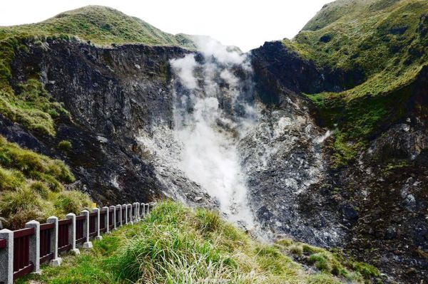 陽明山竹子湖：✡*台北市-北投區/陽明山-竹子湖+小油坑