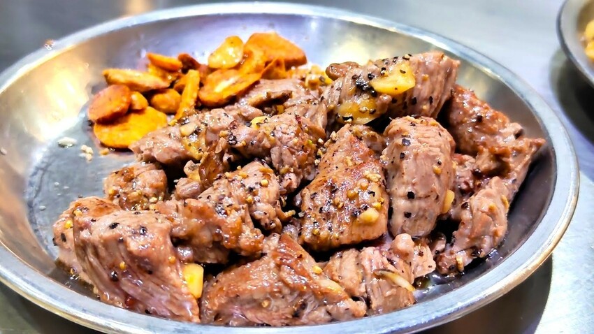 [台北台式]內湖港墘站「王朝鐵板燒」生意超好客人一波波不間斷