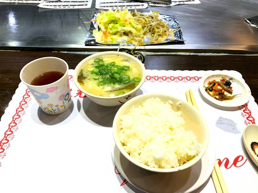 [台北台式]內湖港墘站「王朝鐵板燒」生意超好客人一波波不間斷