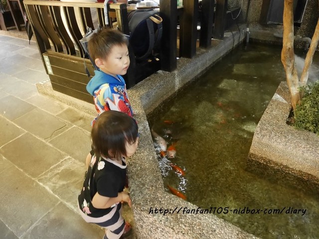 【內湖美食】集客人間茶館 內湖店 免費提供wifi、桌遊，是大小朋友一起同樂的好地方