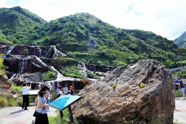 九份黃金瀑布：【新北瑞芳景點】金瓜石黃金瀑布~攝影玩家拍攝風景 列為必造訪的口袋名單