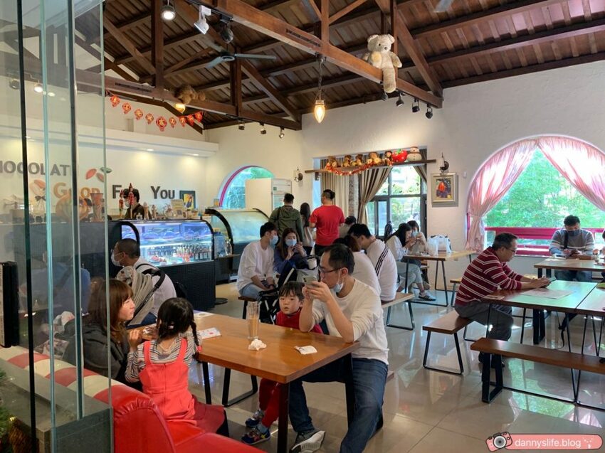 巧克力雲莊 │苗栗景點·寵物友善·認識巧克力的奇幻旅程 - 丹尼的吃喝玩樂