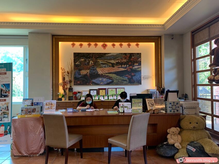 巧克力雲莊 │苗栗景點·寵物友善·認識巧克力的奇幻旅程 - 丹尼的吃喝玩樂