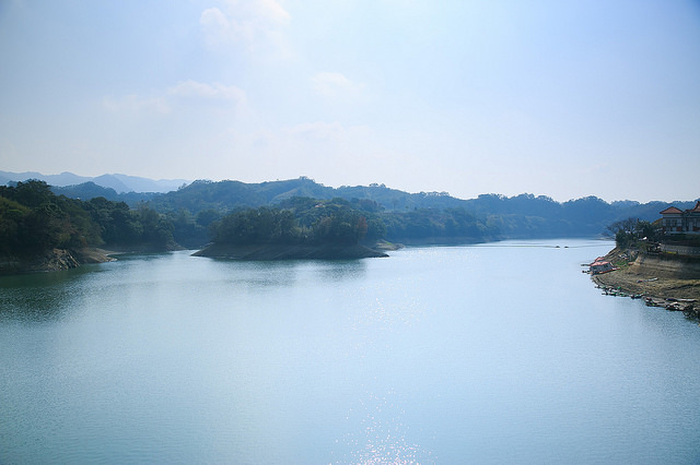 【苗栗景點】全台唯一湖中島嶼 親子寵物景點 日新島-水榭樓台 全台唯一湖中島嶼咖啡廳