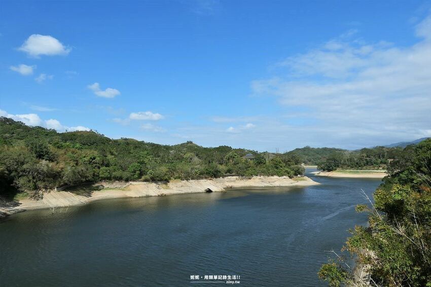 旅遊。苗栗★水庫上的可愛小島日新島 有動物有咖啡廳適合親子好友旅遊 - 妮妮˙ˇ˙用類單記錄生活!!