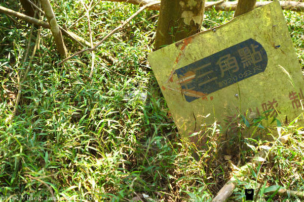 【苗栗。三義】熊熊烈火正在燃燒。惡地火炎山。亂石谷。自然保留區。火炎山步道