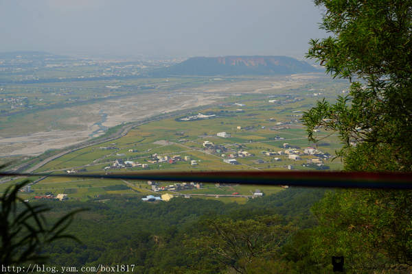 【苗栗。三義】熊熊烈火正在燃燒。惡地火炎山。亂石谷。自然保留區。火炎山步道