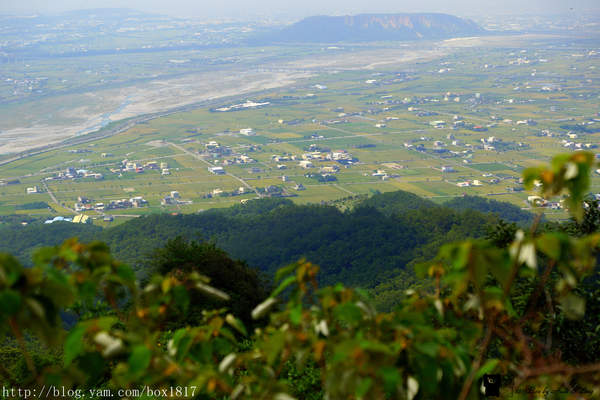 【苗栗。三義】熊熊烈火正在燃燒。惡地火炎山。亂石谷。自然保留區。火炎山步道
