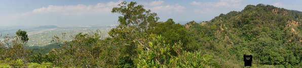 【苗栗。三義】熊熊烈火正在燃燒。惡地火炎山。亂石谷。自然保留區。火炎山步道