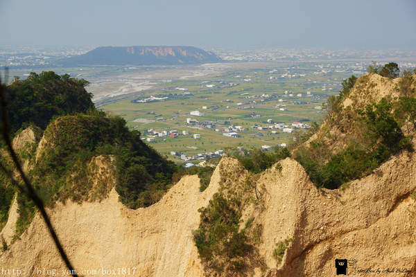 【苗栗。三義】熊熊烈火正在燃燒。惡地火炎山。亂石谷。自然保留區。火炎山步道
