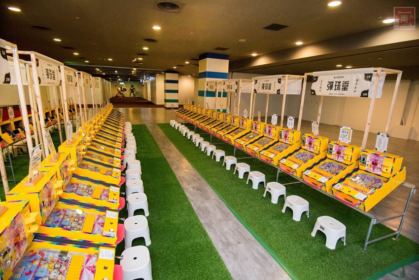 【台南活動】吹冷氣打彈珠｜新天地八樓快閃活動｜來新光西門店回憶小時候的彈珠檯｜加入會員送彈珠｜大人小孩都著迷還可換禮物~怪玩娛樂市場(彈珠堂) - 南人幫