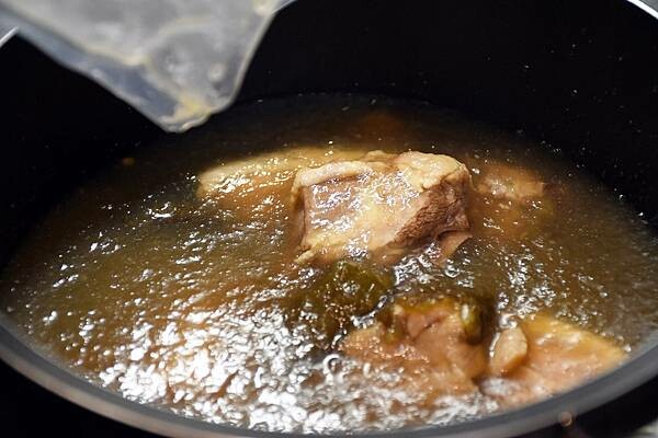 台南市北區在家吃米其林必比登美食好方便~好市多開箱【雙月阿甘剝皮辣椒雞湯】家中必囤好滋味！同場加映【愛恨椒芝麵