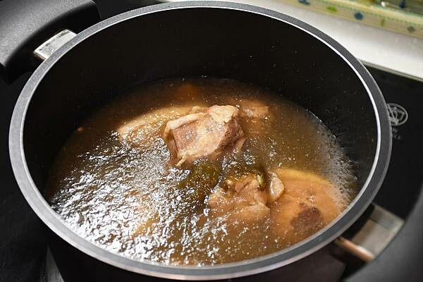 台南市北區在家吃米其林必比登美食好方便~好市多開箱【雙月阿甘剝皮辣椒雞湯】家中必囤好滋味！同場加映【愛恨椒芝麵