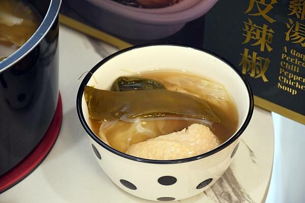 台南市北區在家吃米其林必比登美食好方便~好市多開箱【雙月阿甘剝皮辣椒雞湯】家中必囤好滋味！同場加映【愛恨椒芝麵