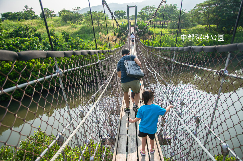 ｜高雄景點｜中都濕地公園，隱身在都市裡的濕地，這裡也有一個龍貓小隧道 - 阿婷的旅行札記。