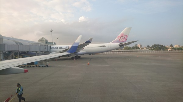 高雄小港機場:韓國跟團趣~帶小朋友出國注意事項~坐上飛機翱翔去~為生活增添精彩的回憶~ 高雄小港機場:韓國跟團趣~帶小朋友出國注意事項~坐上飛機翱翔去~為生活增添精彩的回憶~