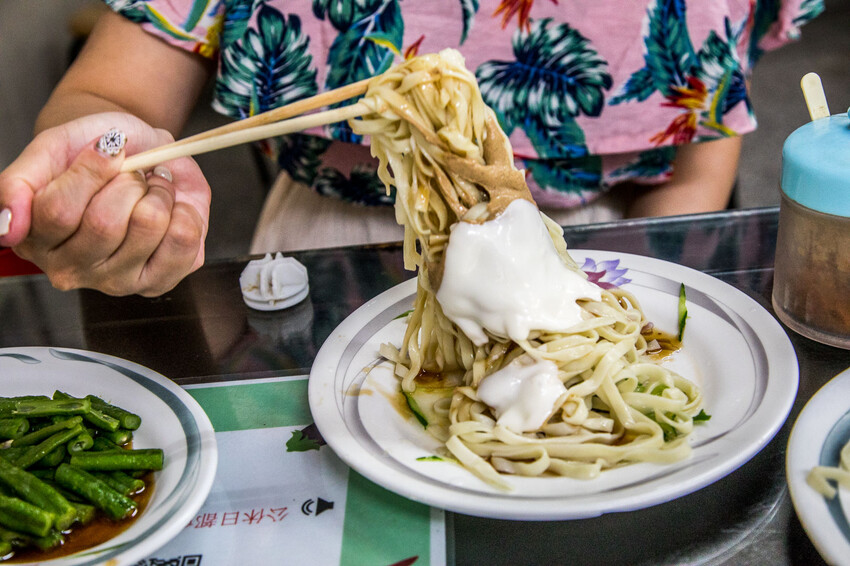 嘉義市東區崇文錦魯麵｜麻醬加美乃滋才道地！在地人大推六十年老牌涼麵
