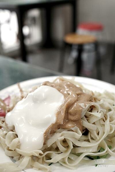 |嘉義東區‧台式| 嘉義必吃《崇文錦魯麵》清涼解暑的美乃滋涼麵