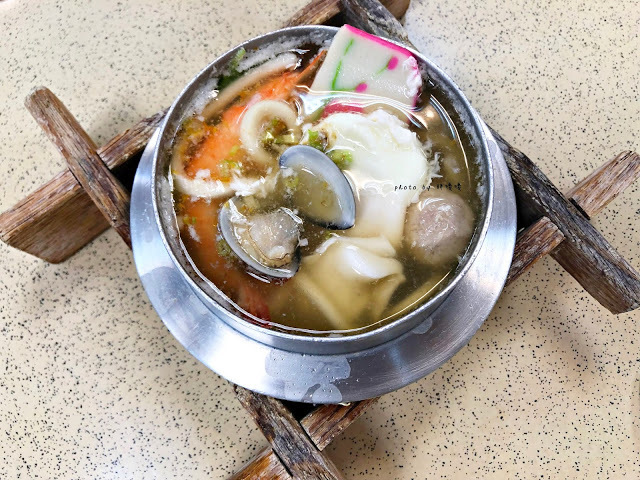 【嘉義 東區】根井壽司🍣🍣在地人熟知的體育館壽司,所有品項都平價,尤其炙燒鮭魚握壽司,口味驚艷、價格令人驚嚇,一次吃10貫沒在客氣,來嘉義別錯過啊!!