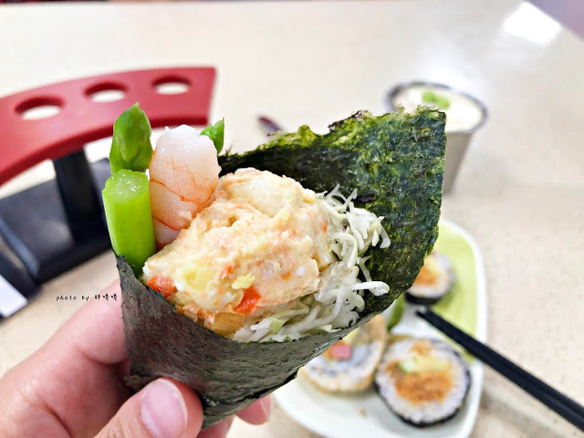 【嘉義 東區】根井壽司🍣🍣在地人熟知的體育館壽司,所有品項都平價,尤其炙燒鮭魚握壽司,口味驚艷、價格令人驚嚇,一次吃10貫沒在客氣,來嘉義別錯過啊!!
