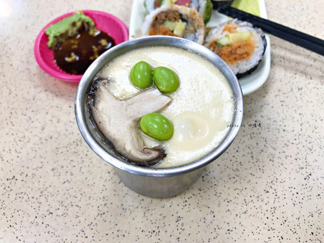 【嘉義 東區】根井壽司🍣🍣在地人熟知的體育館壽司,所有品項都平價,尤其炙燒鮭魚握壽司,口味驚艷、價格令人驚嚇,一次吃10貫沒在客氣,來嘉義別錯過啊!!