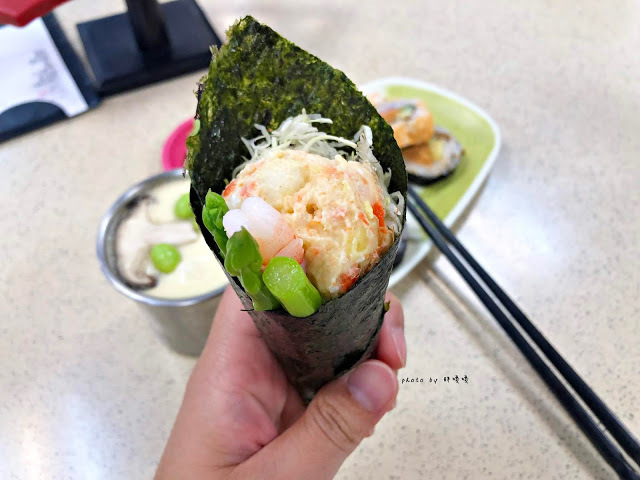 【嘉義 東區】根井壽司🍣🍣在地人熟知的體育館壽司,所有品項都平價,尤其炙燒鮭魚握壽司,口味驚艷、價格令人驚嚇,一次吃10貫沒在客氣,來嘉義別錯過啊!!