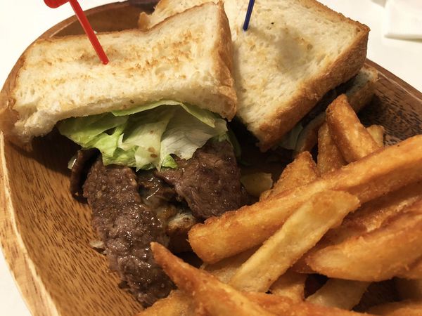 ●嘉義食記●樂檸漢堡/文雅總店/短褲的美好折扣/南臺灣速食界的傳說