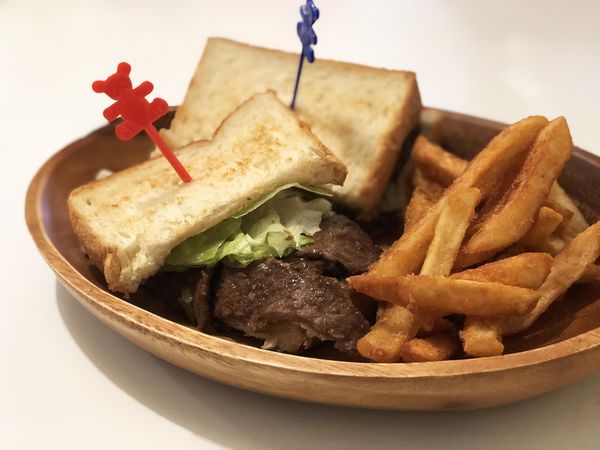 ●嘉義食記●樂檸漢堡/文雅總店/短褲的美好折扣/南臺灣速食界的傳說