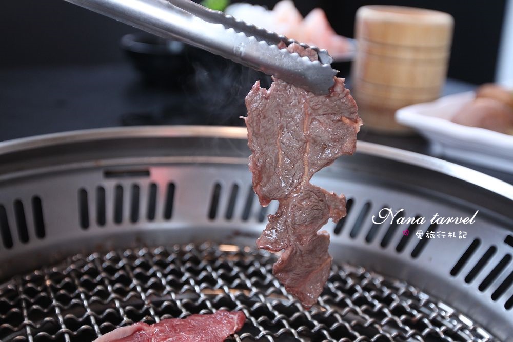 嘉義色鼎日式無煙燒肉。439元起平價燒肉吃到飽,小牛菲力/厚切沙朗牛小排/海鮮大拼盤任你吃,附贈鍋物湯底 - Nana愛旅行札記