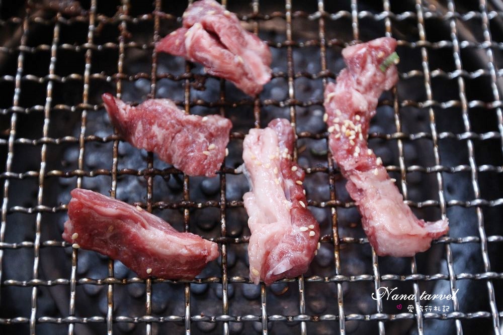 嘉義色鼎日式無煙燒肉。439元起平價燒肉吃到飽,小牛菲力/厚切沙朗牛小排/海鮮大拼盤任你吃,附贈鍋物湯底 - Nana愛旅行札記