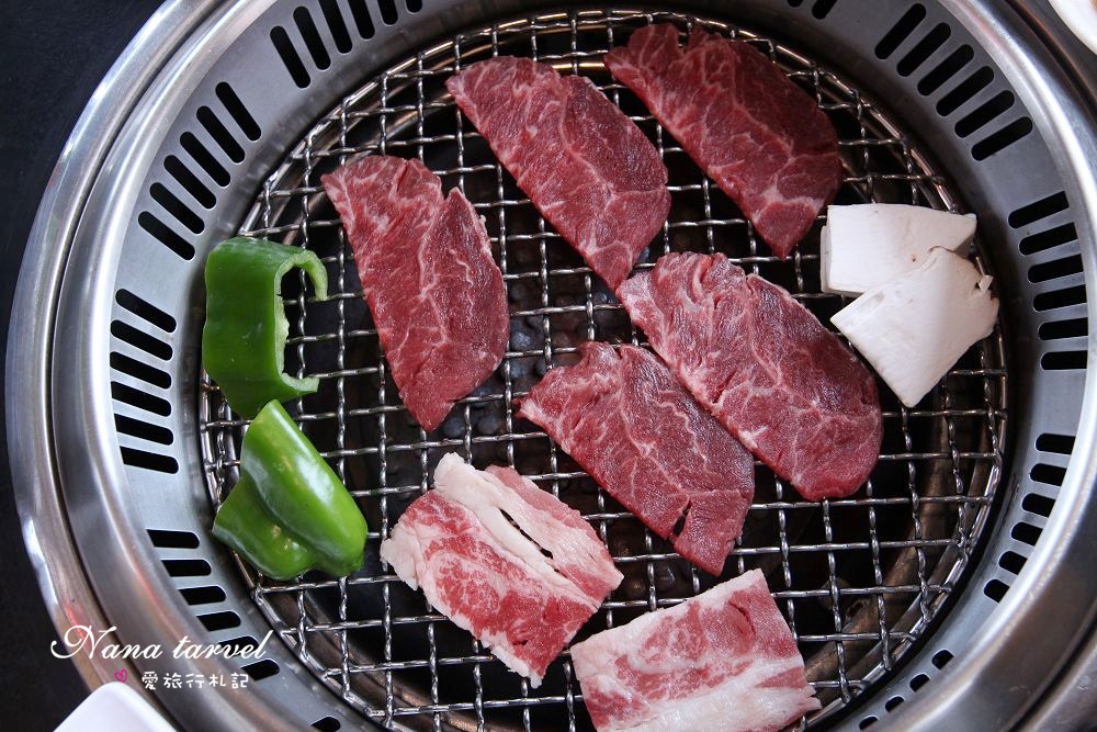 嘉義色鼎日式無煙燒肉。439元起平價燒肉吃到飽,小牛菲力/厚切沙朗牛小排/海鮮大拼盤任你吃,附贈鍋物湯底 - Nana愛旅行札記