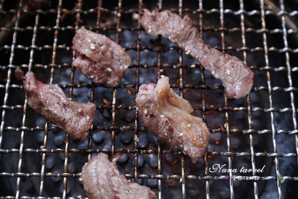 嘉義色鼎日式無煙燒肉。439元起平價燒肉吃到飽,小牛菲力/厚切沙朗牛小排/海鮮大拼盤任你吃,附贈鍋物湯底 - Nana愛旅行札記