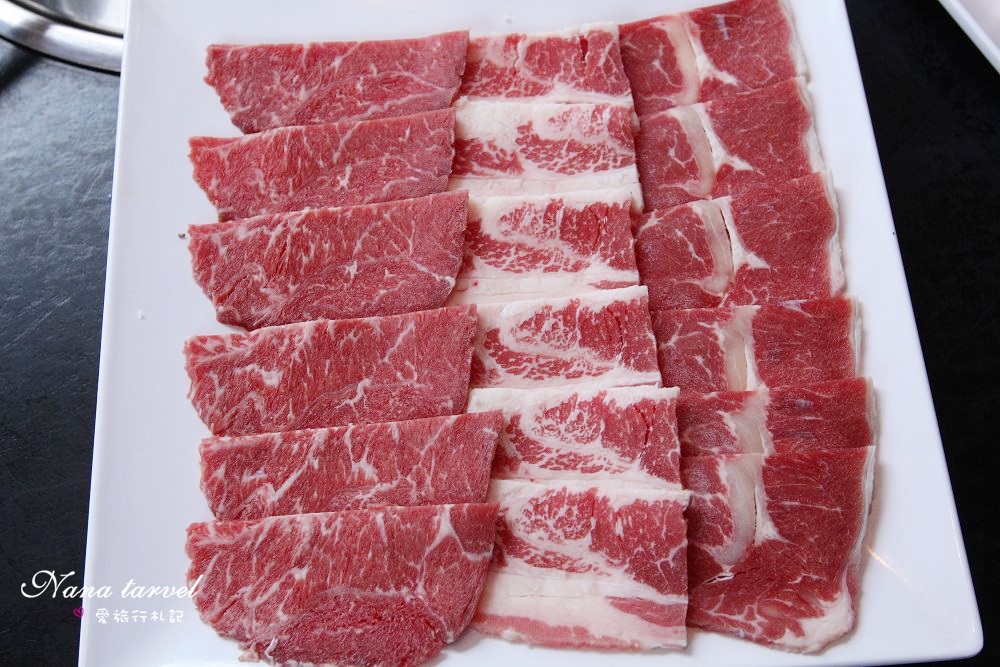 嘉義色鼎日式無煙燒肉。439元起平價燒肉吃到飽,小牛菲力/厚切沙朗牛小排/海鮮大拼盤任你吃,附贈鍋物湯底 - Nana愛旅行札記
