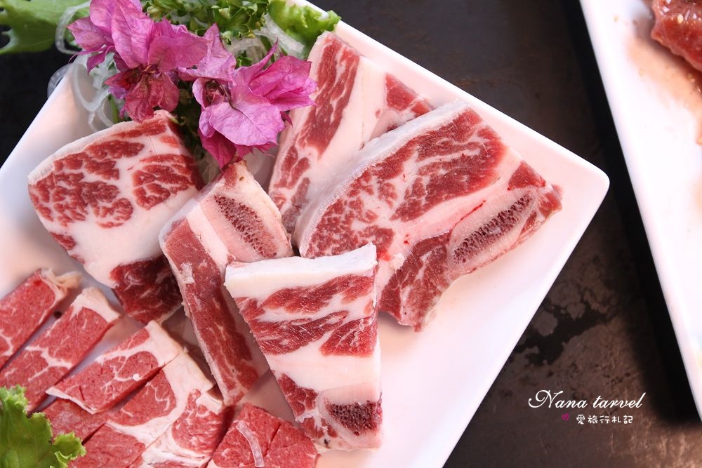 嘉義色鼎日式無煙燒肉。439元起平價燒肉吃到飽,小牛菲力/厚切沙朗牛小排/海鮮大拼盤任你吃,附贈鍋物湯底 - Nana愛旅行札記