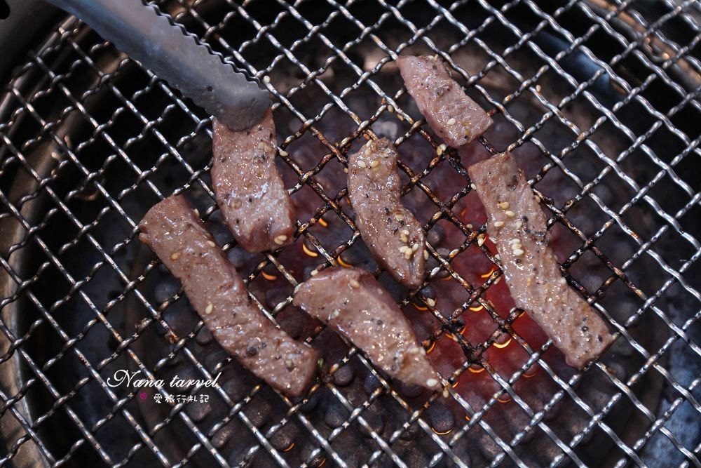 嘉義色鼎日式無煙燒肉。439元起平價燒肉吃到飽,小牛菲力/厚切沙朗牛小排/海鮮大拼盤任你吃,附贈鍋物湯底 - Nana愛旅行札記