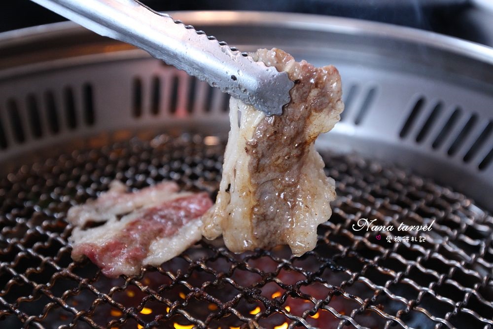 嘉義色鼎日式無煙燒肉。439元起平價燒肉吃到飽,小牛菲力/厚切沙朗牛小排/海鮮大拼盤任你吃,附贈鍋物湯底 - Nana愛旅行札記